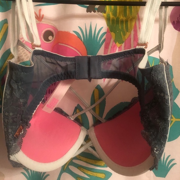 PINK Bra - Picture 2 of 3